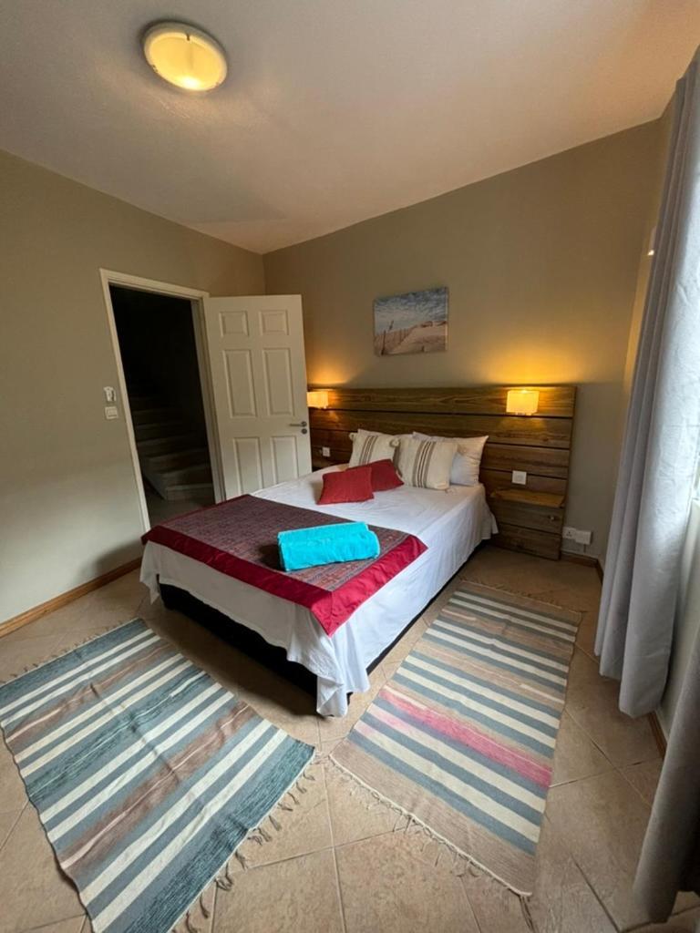 West Riviera - Centrally Located Close To The With Breakfast *