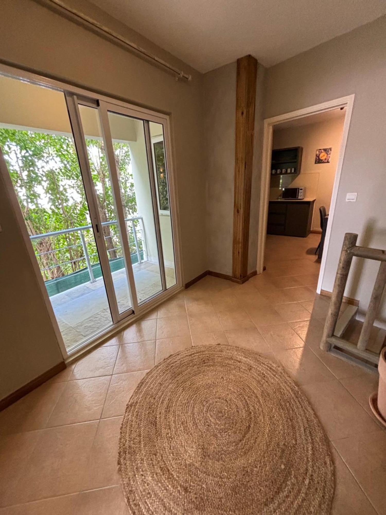 West Riviera - Centrally Located Close To The With Breakfast